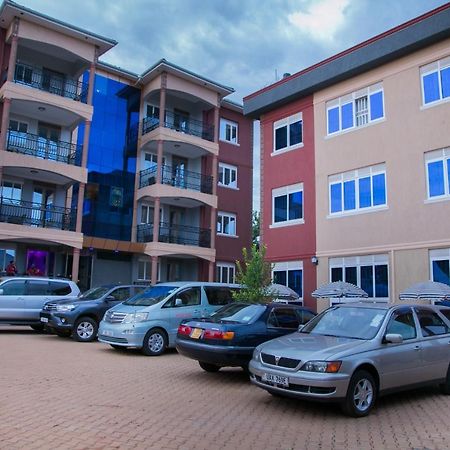 Red Sox Hotel Ltd Καμπάλα Εξωτερικό φωτογραφία