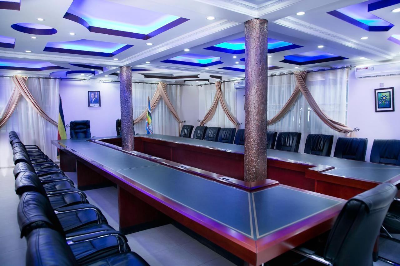 Red Sox Hotel Ltd Καμπάλα Εξωτερικό φωτογραφία