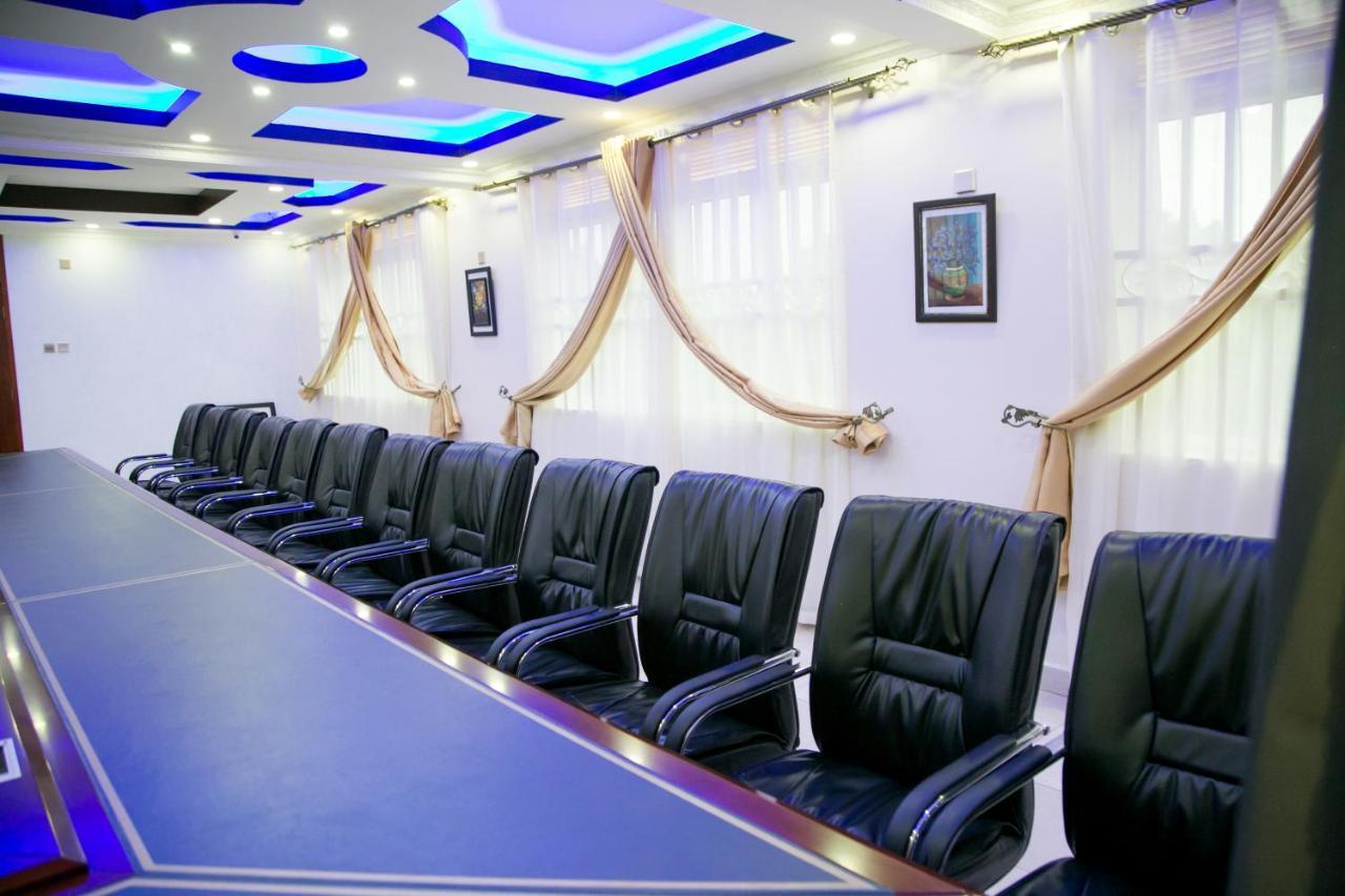 Red Sox Hotel Ltd Καμπάλα Εξωτερικό φωτογραφία