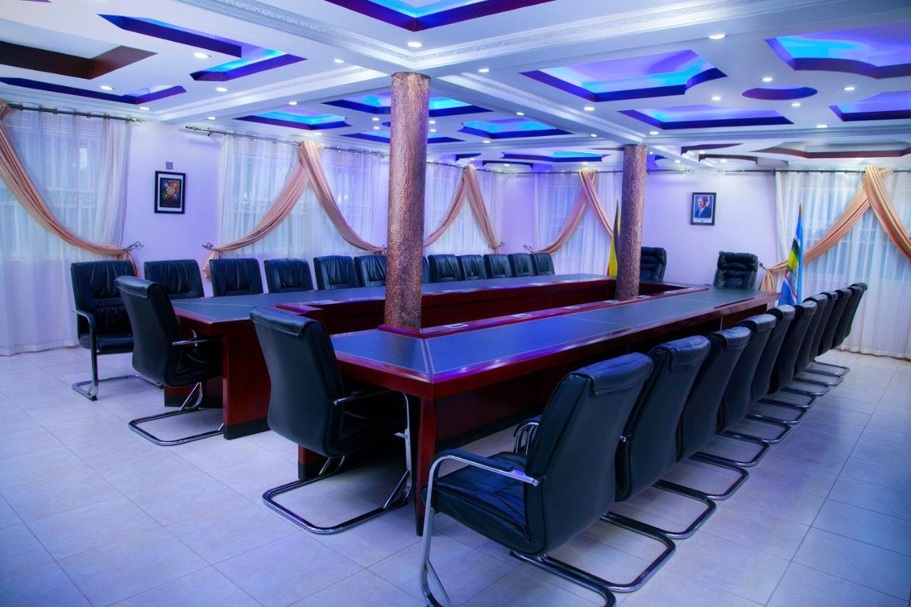 Red Sox Hotel Ltd Καμπάλα Εξωτερικό φωτογραφία